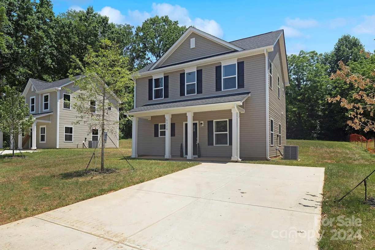 Charlotte Real Estate | View 2612 Senior Drive | 3 Beds, 2 Baths