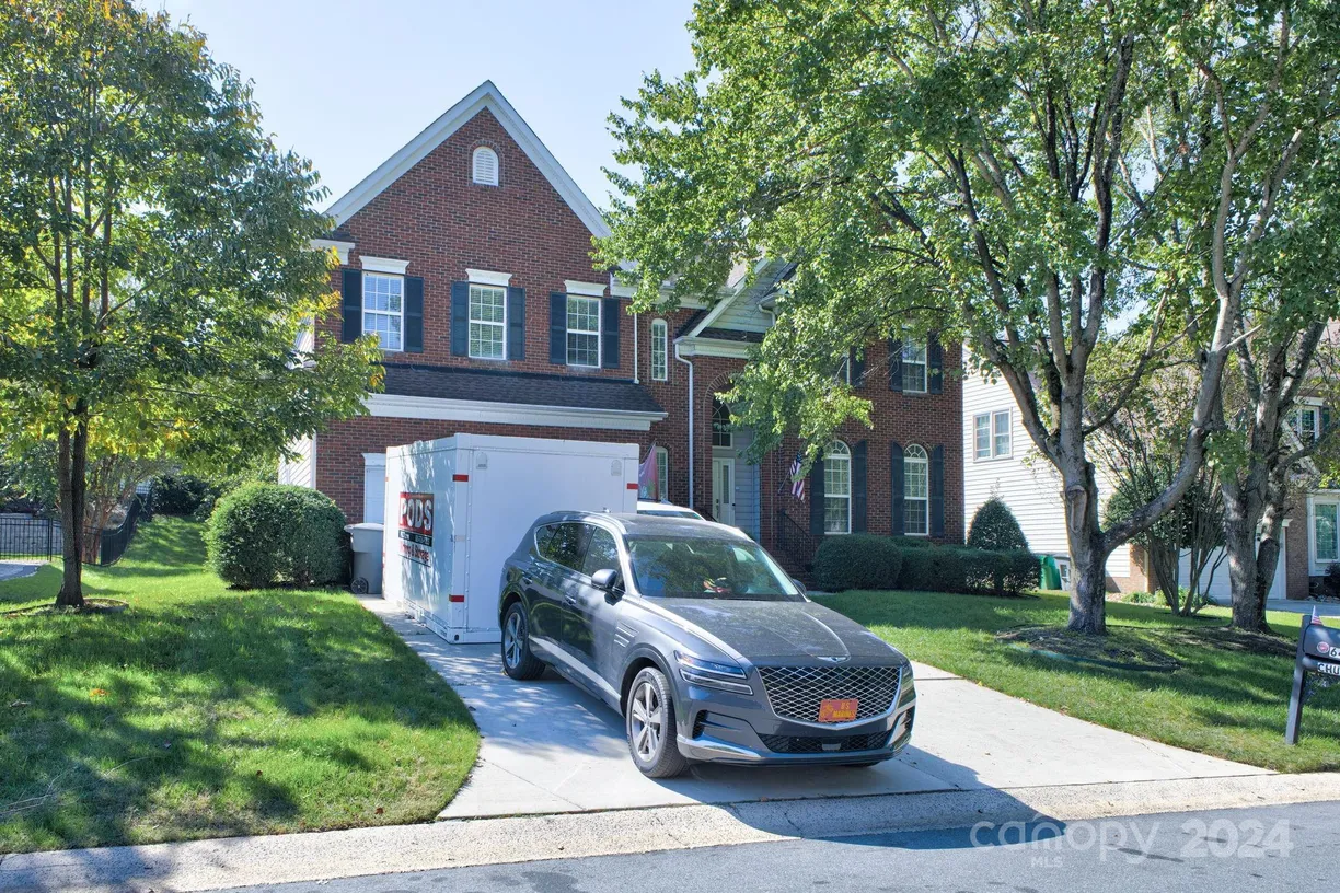 Charlotte Real Estate | View 6416 Red Maple Drive | 4 Beds, 2 Baths