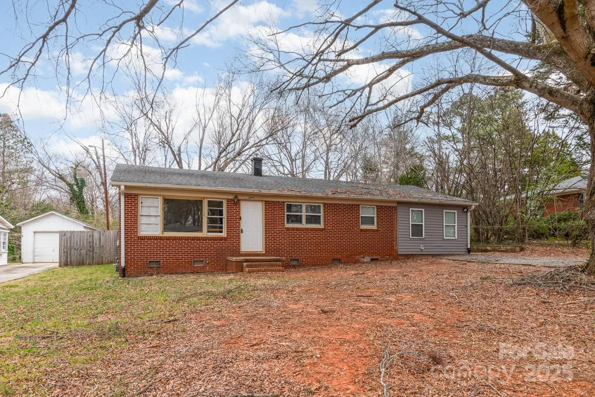 Charlotte Real Estate | View 2209 Dale Avenue | 4 Beds, 2 Baths