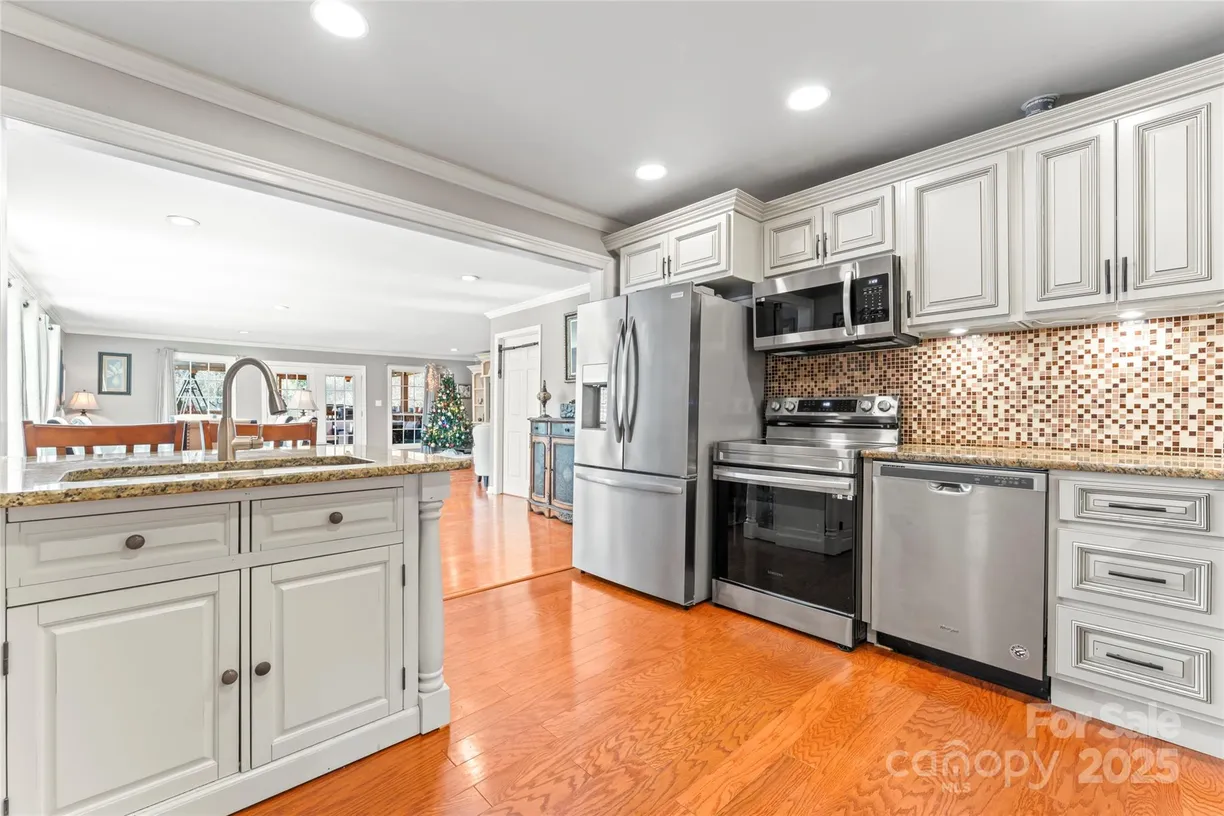 Charlotte Real Estate | View 138 Wyanoke Avenue | Listing