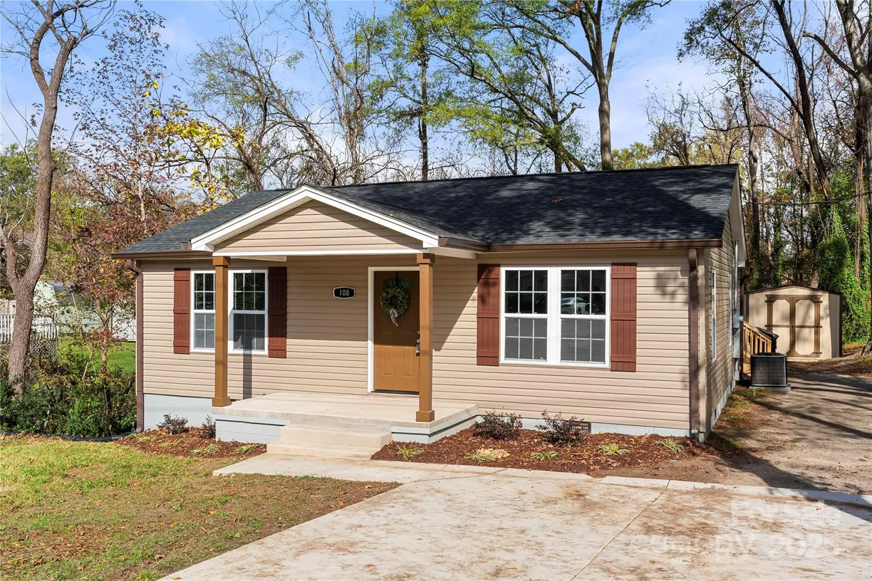 Charlotte Real Estate | View 108 W Maryland Avenue | 3 Beds, 1 Bath