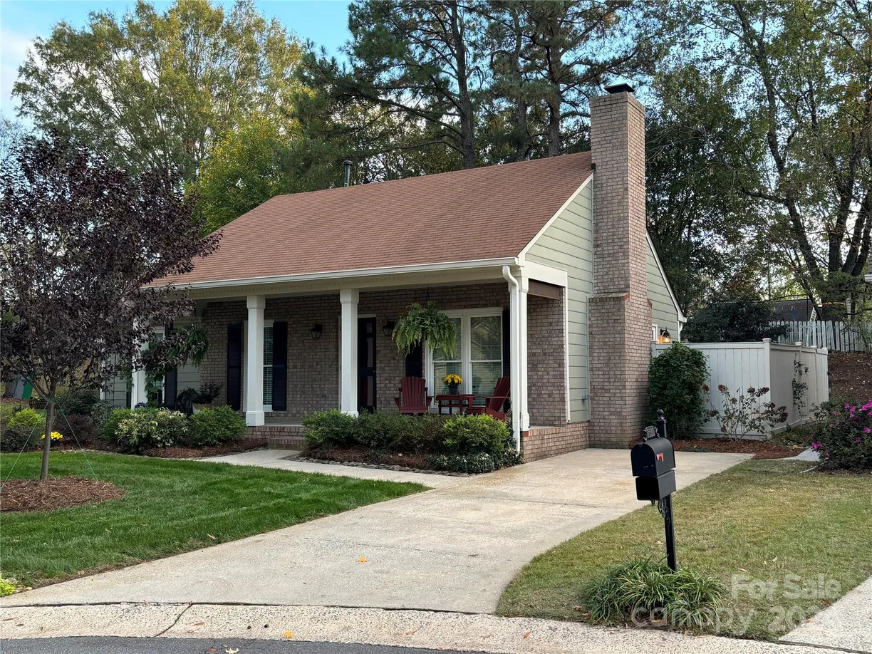 Charlotte Real Estate | View 7313 Leacroft Court | 3 Beds, 2 Baths