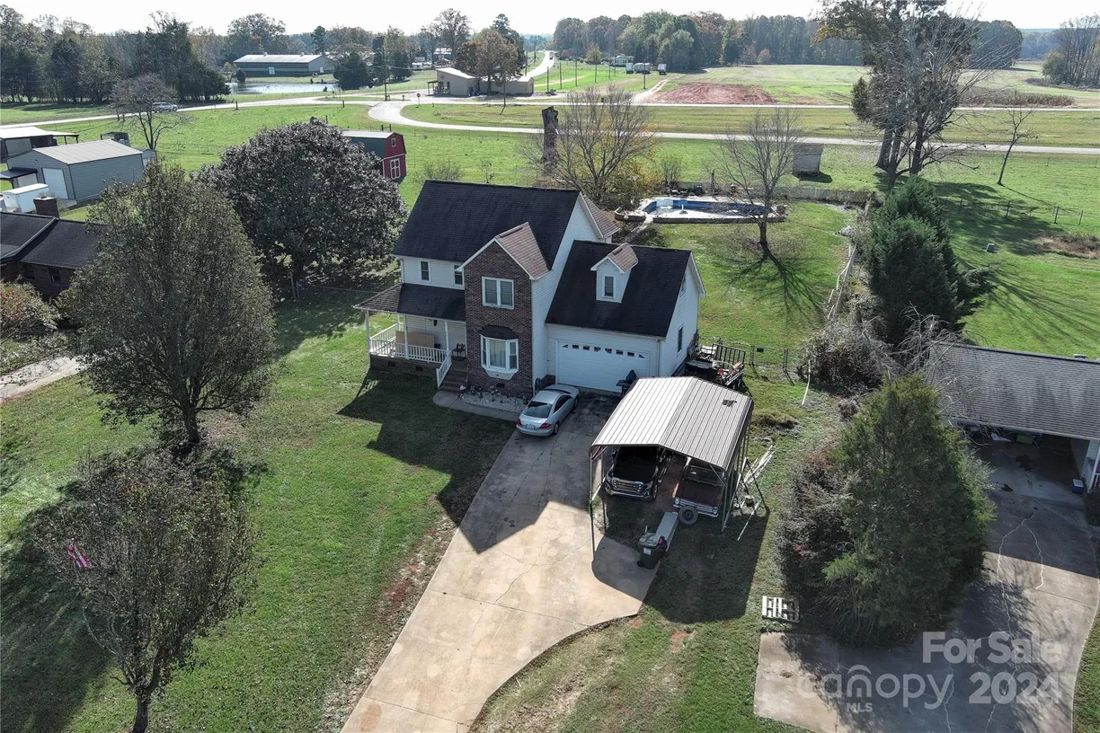 Charlotte Real Estate | View 5425 Creekwood Drive | Listing