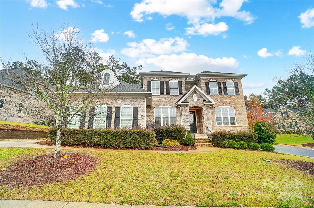 Charlotte Real Estate | View 18035 Pawleys Plantation Lane | 5 Beds, 3 Baths