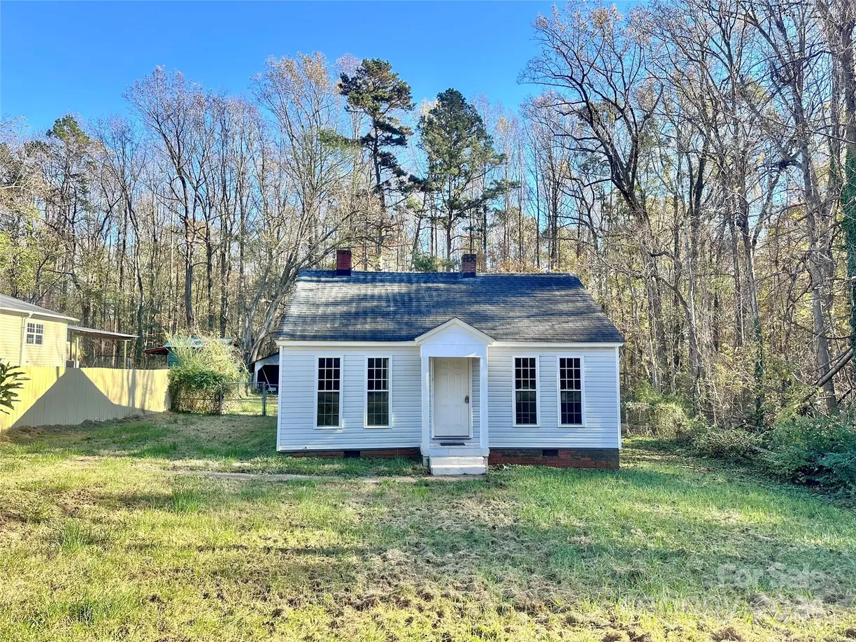 Charlotte Real Estate | View 722 Tanglewood Drive | Listing