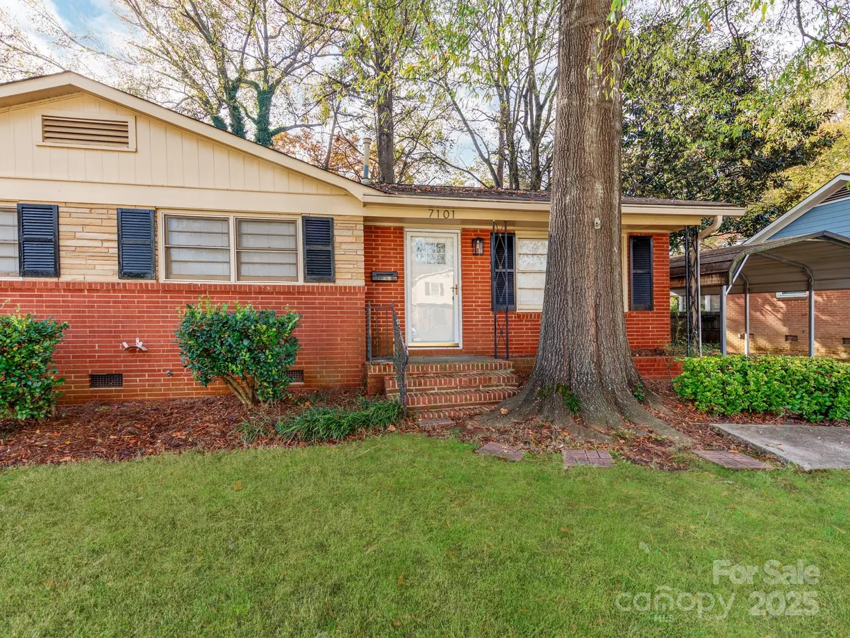 Charlotte Real Estate | View 7101 Ridgebrook Drive | Listing