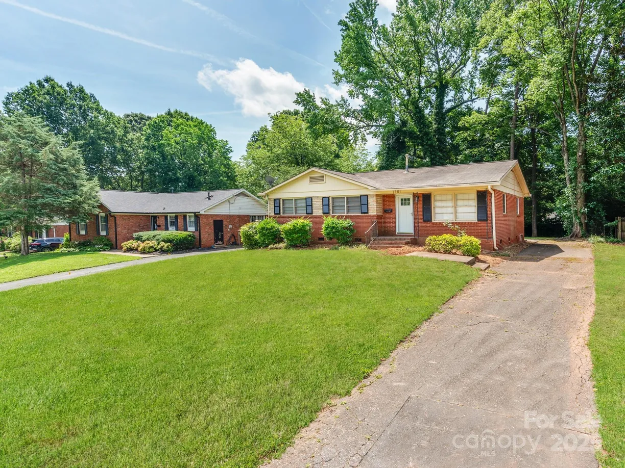 Charlotte Real Estate | View 7101 Ridgebrook Drive | Listing
