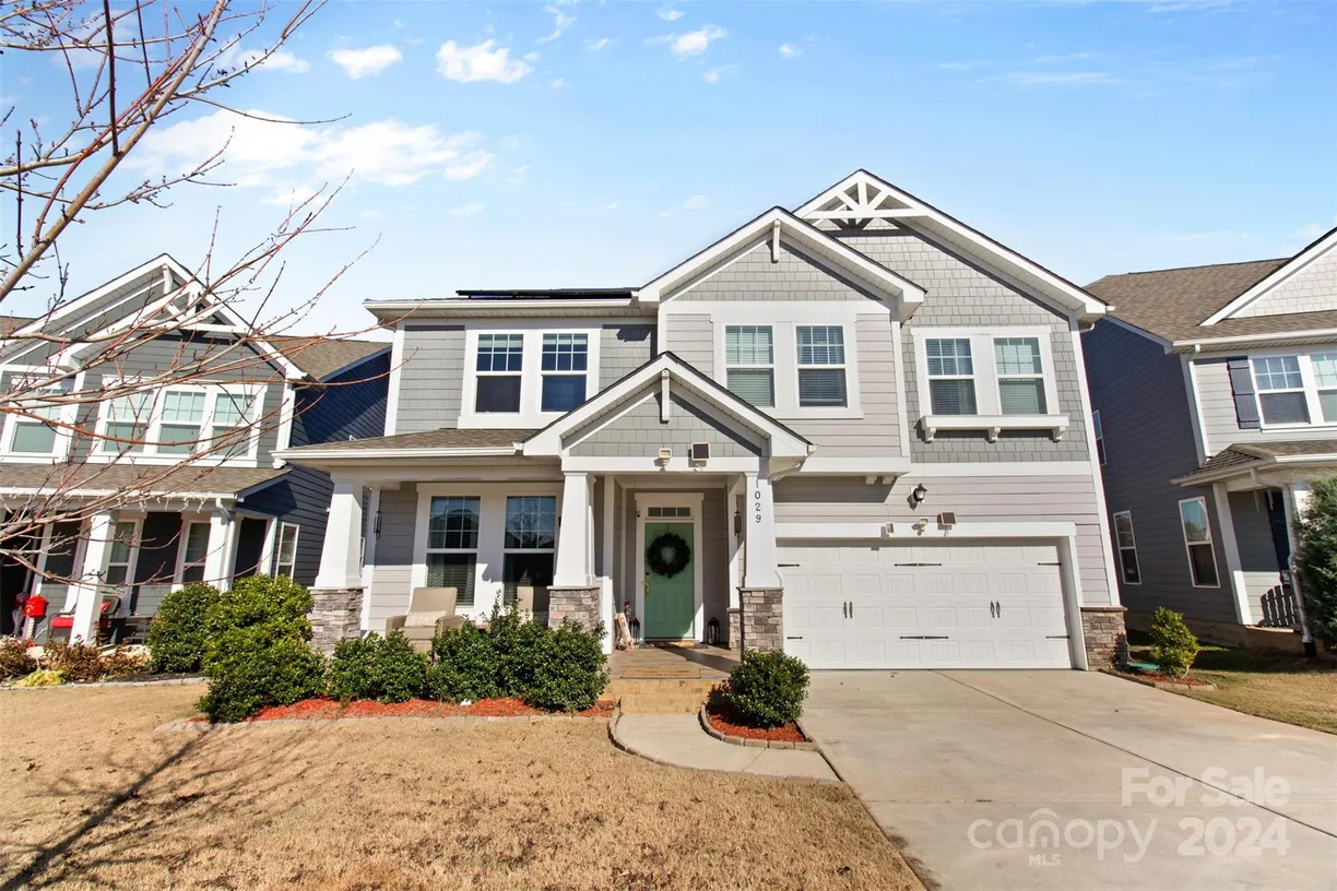 Charlotte Real Estate | View 1029 Paddington Drive | 4 Beds, 2 Baths