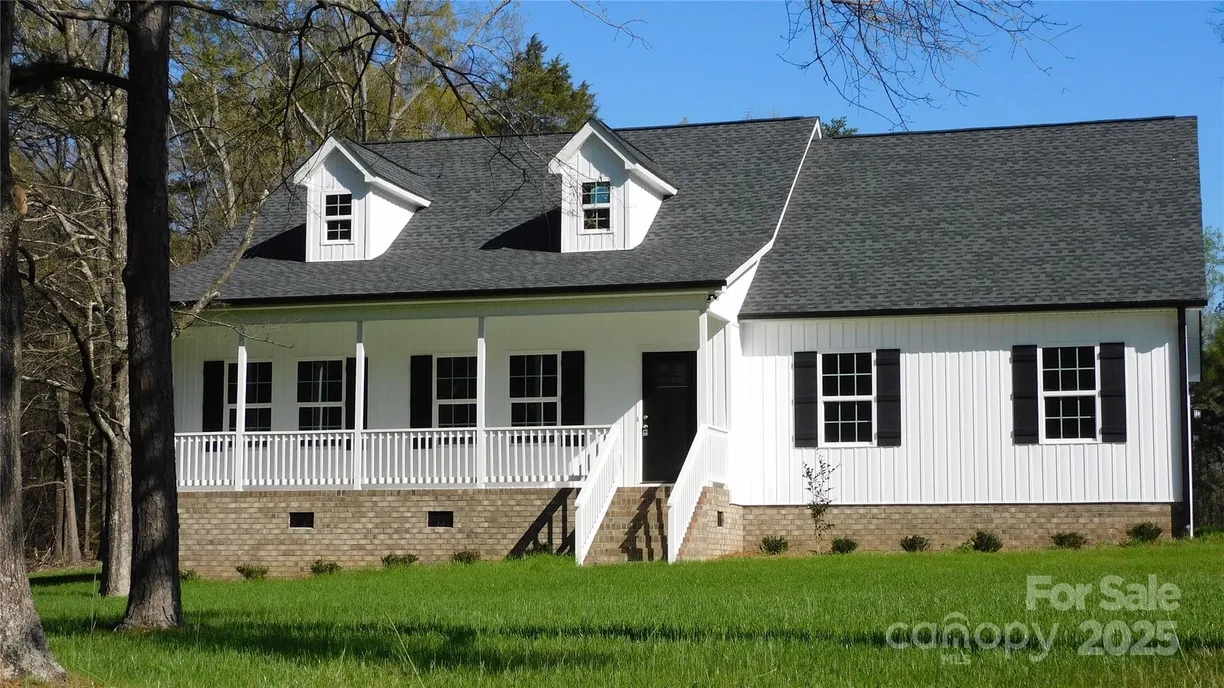 Charlotte Real Estate | View 2270 Charlotte Highway | 3 Beds, 2 Baths