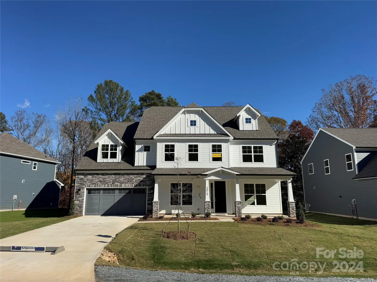 Charlotte Real Estate | View 2015 Cedar Falls Drive, 72 | 5 Beds, 4 Baths