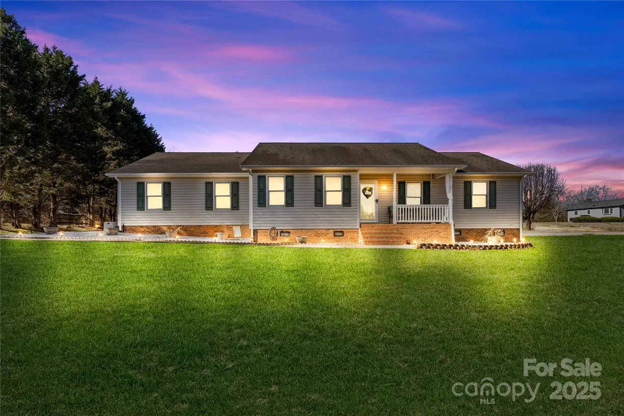Charlotte Real Estate | View 135 Rumple Hill Drive | 3 Beds, 2 Baths