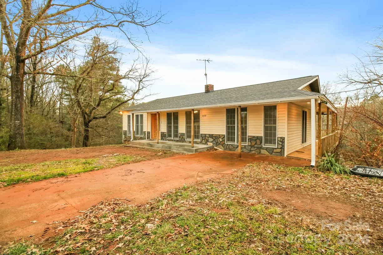 Charlotte Real Estate | View 2155 Triplett Road | 3 Beds, 3 Baths