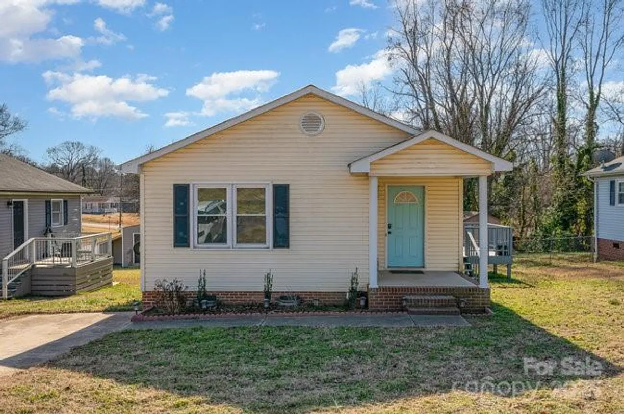 Charlotte Real Estate | View 222 E Alabama Avenue | 2 Beds, 1 Bath
