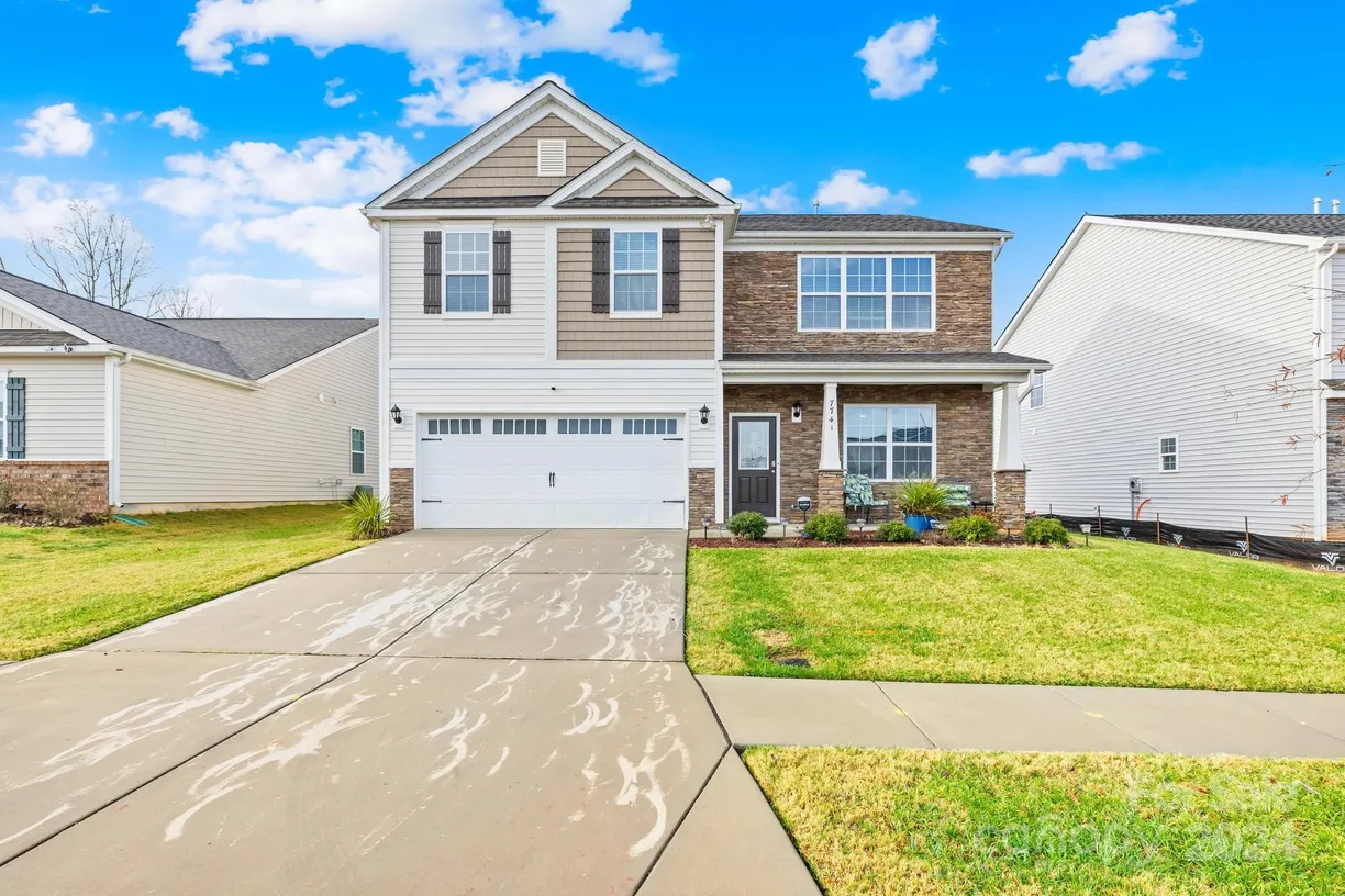 Charlotte Real Estate | View 7741 Stonehouse Drive | Listing