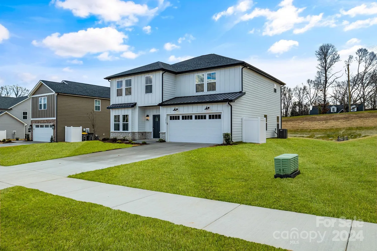 Charlotte Real Estate | View 3050 Swallowtail Lane | 4 Beds, 2 Baths