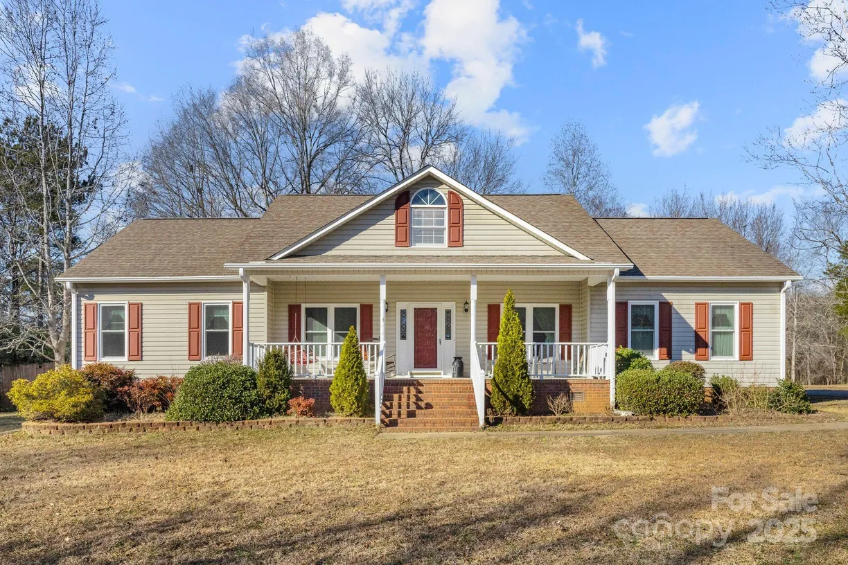 Charlotte Real Estate | View 1357 Meadowdale Road | 3 Beds, 2 Baths