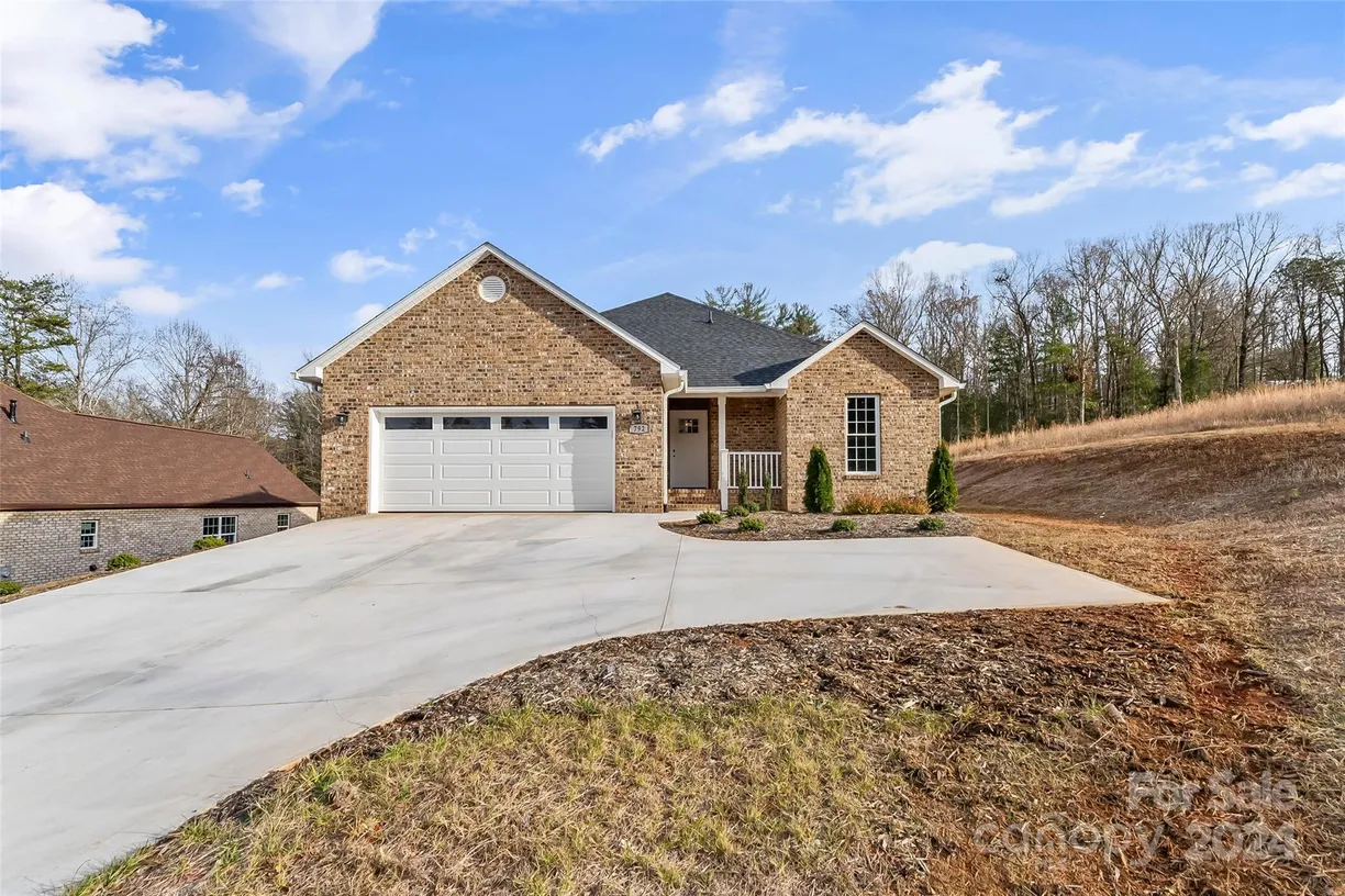 Charlotte Real Estate | View 792 Harris Avenue | 3 Beds, 2 Baths