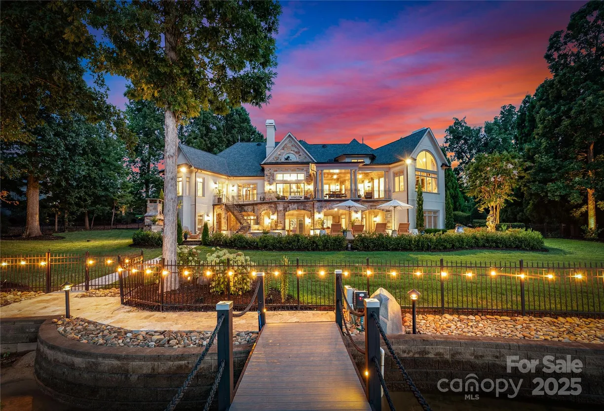 Charlotte Real Estate | View 148 Lightship Drive | 4 Beds, 4 Baths