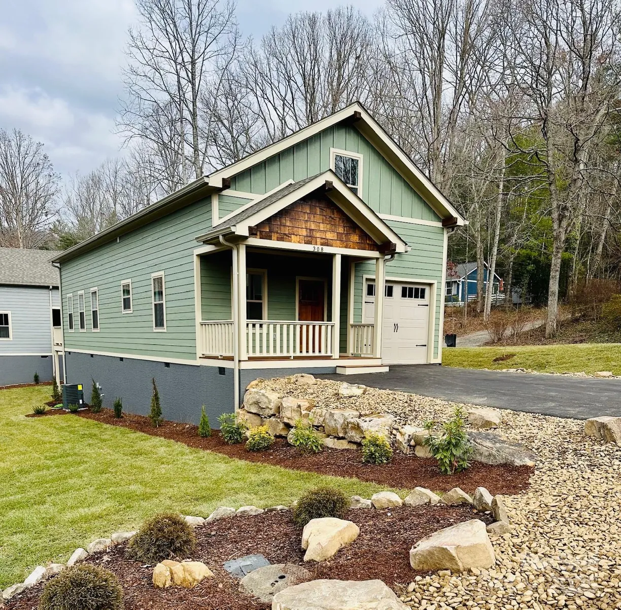 Charlotte Real Estate | View 308 Ninth Street | 4 Beds, 2 Baths