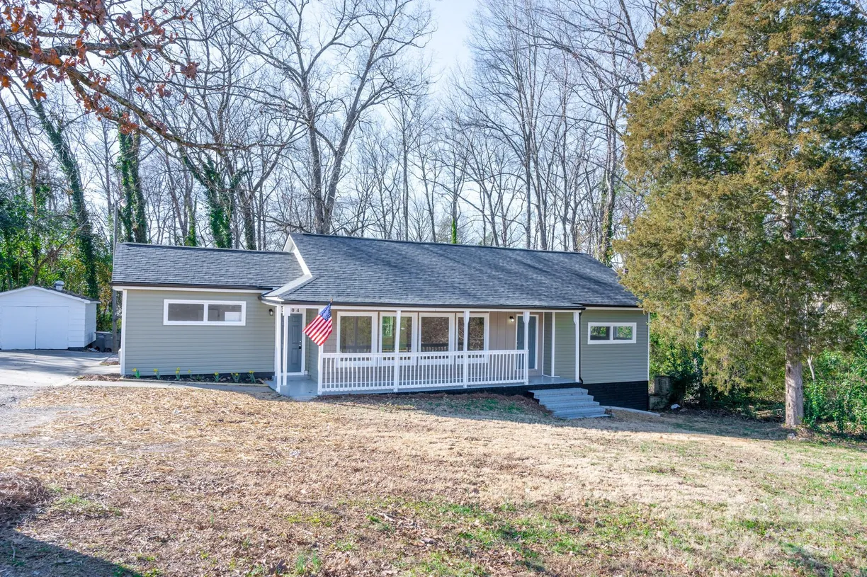 Charlotte Real Estate | View 2504 S Cannon Boulevard | 3 Beds, 2 Baths