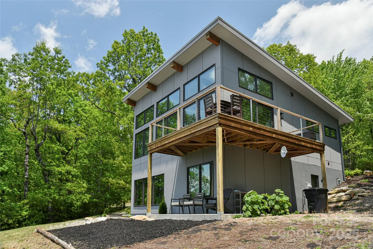 Charlotte Real Estate | View 41 High Cliffs Trail | 3 Beds, 2 Baths