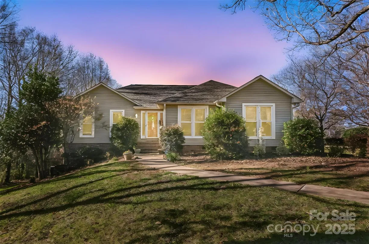 Charlotte Real Estate | View 124 Muirfield Drive | Listing