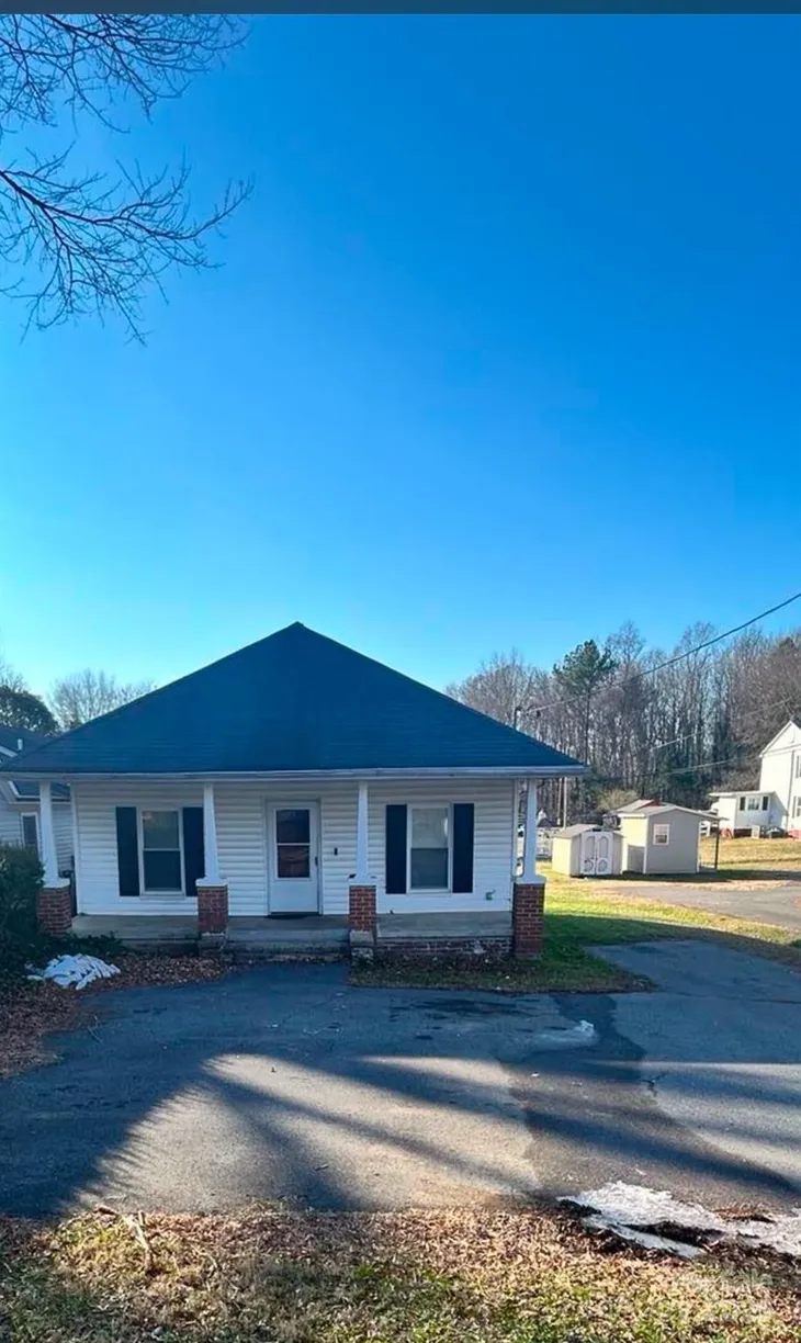Charlotte Real Estate | View 2805 N Main Street | 2 Beds, 1 Bath
