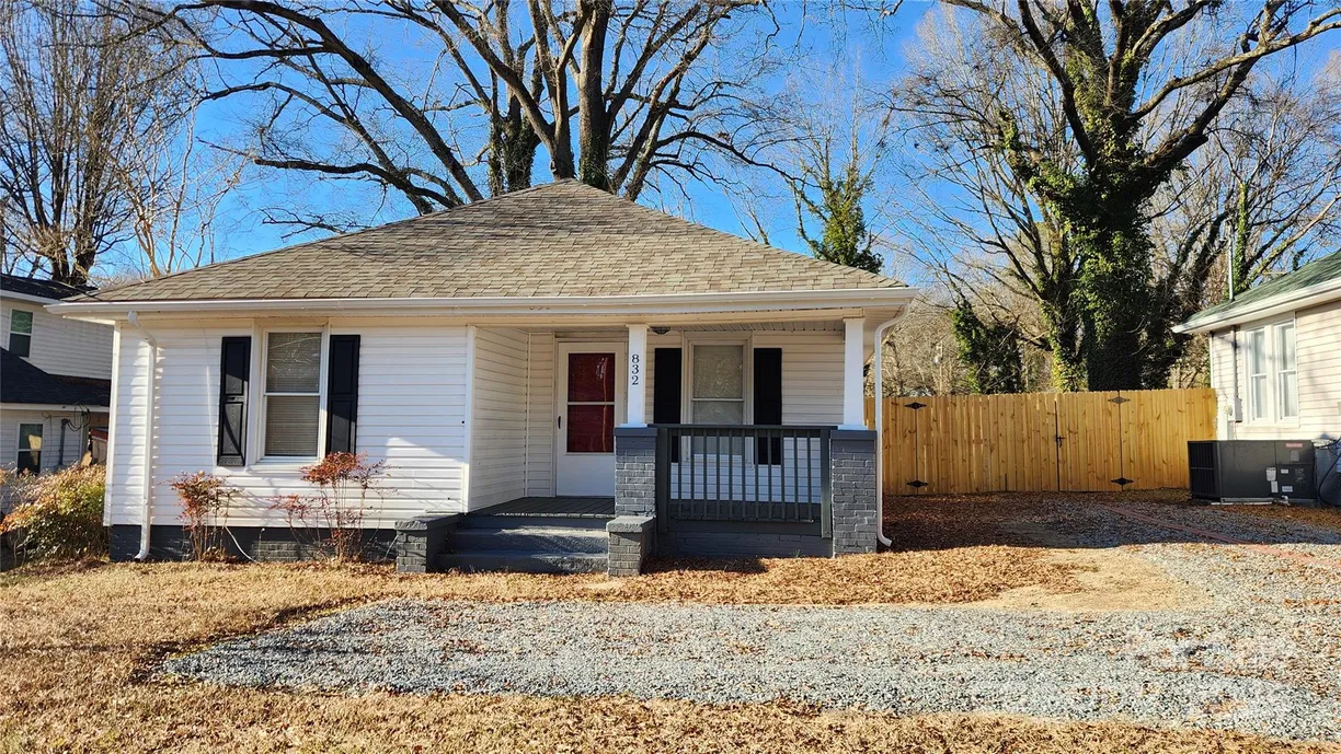 Charlotte Real Estate | View 832 Richard Avenue | 1 Bed, 1 Bath