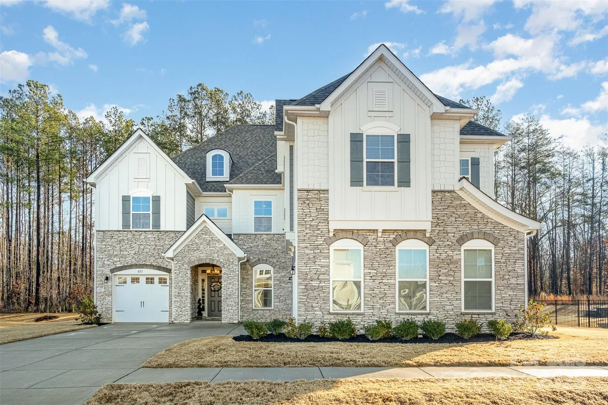 Charlotte Real Estate | View 815 Yucatan Drive | 5 Beds, 4 Baths