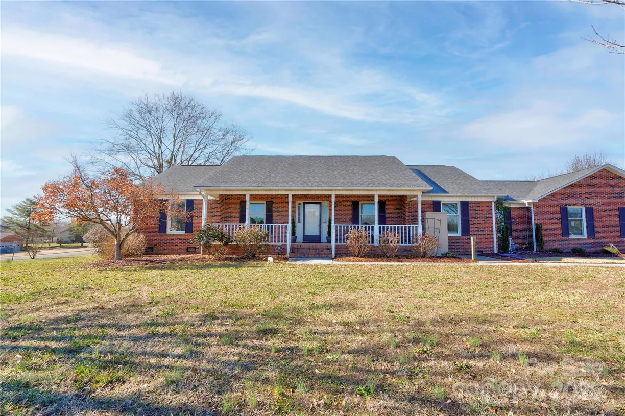Charlotte Real Estate | View 116 Country Creek Drive | 3 Beds, 2 Baths