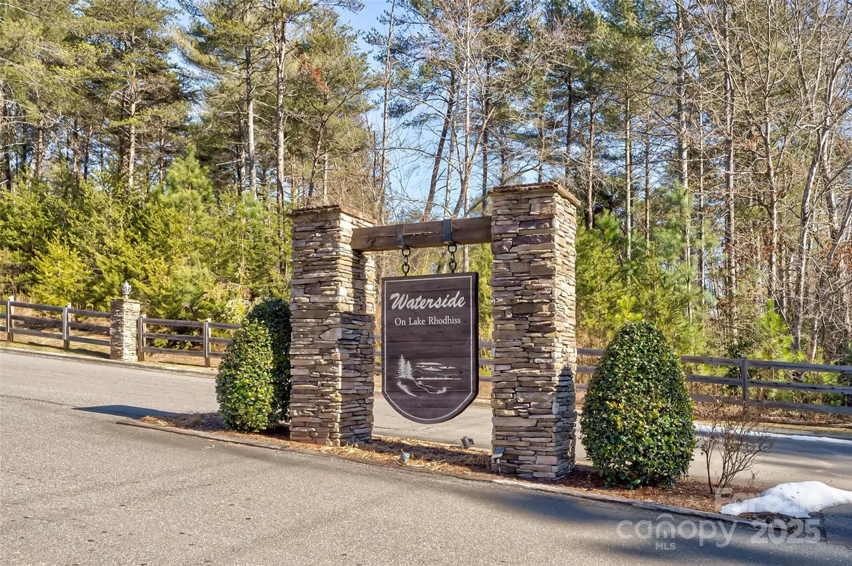 Charlotte Real Estate | View 3252 Peninsula Pointe Drive | Listing