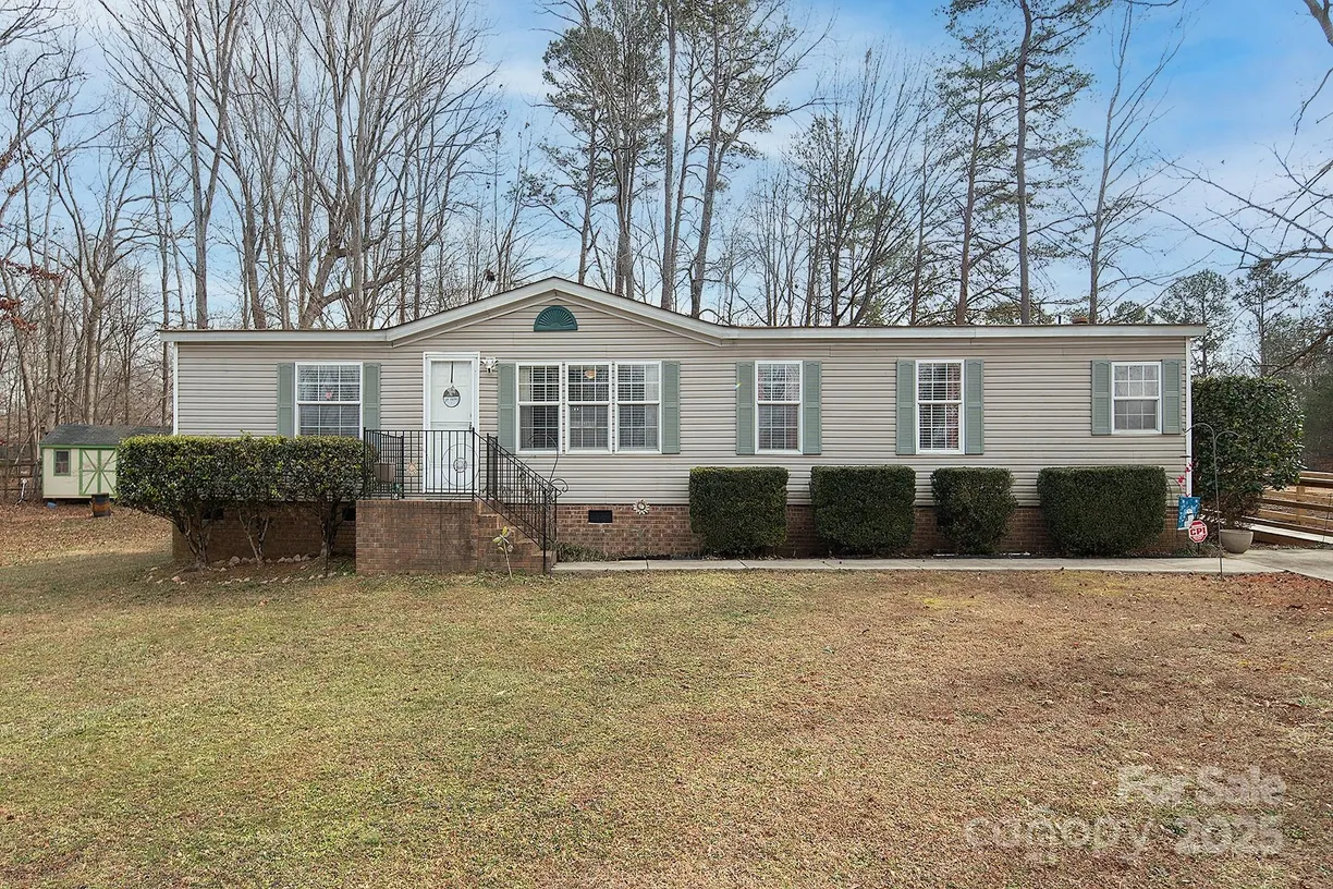 Charlotte Real Estate | View 115 Tradewinds Court | 3 Beds, 2 Baths