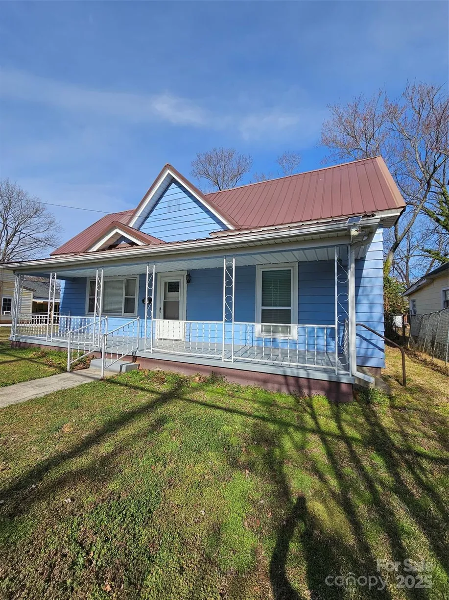 Charlotte Real Estate | View 414 S Yadkin Avenue | 2 Beds, 2 Baths
