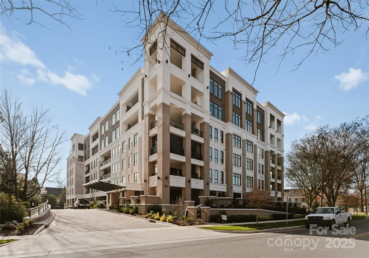 Charlotte Real Estate | View 130 Cherokee Road, 403 | 3 Beds, 3 Baths