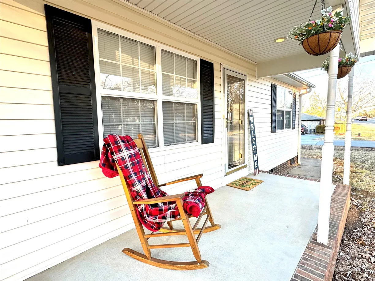 Charlotte Real Estate | View 1105 Mount Olivet Road | Listing