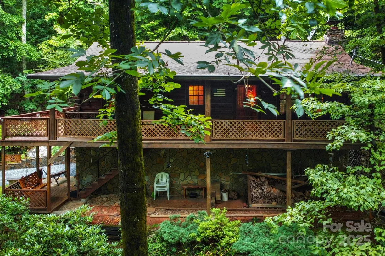 Charlotte Real Estate | View 34 Rainbow Lake Circle | 2 Beds, 1 Bath