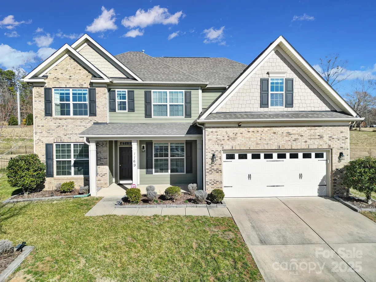 Charlotte Real Estate | View 1169 Hollis Circle | 5 Beds, 4 Baths