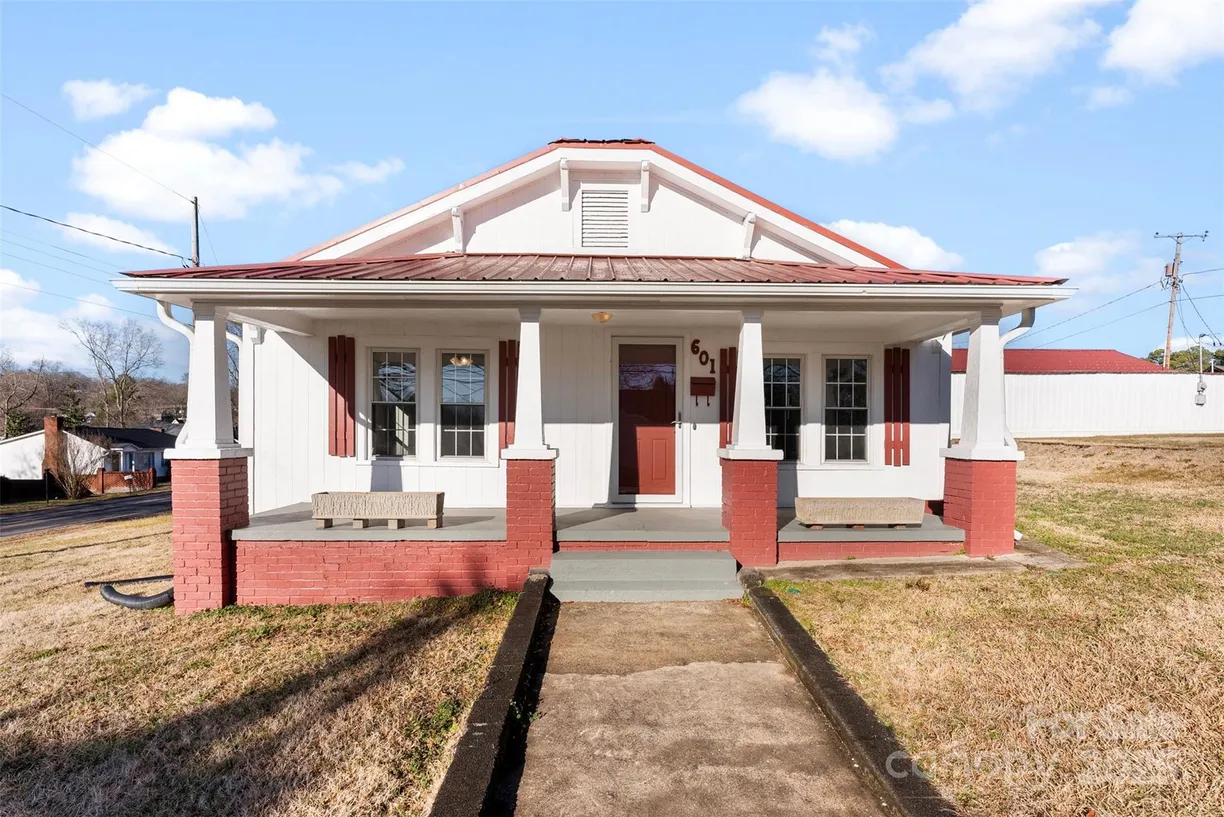 Charlotte Real Estate | View 601 N 12th Street | 3 Beds, 2 Baths