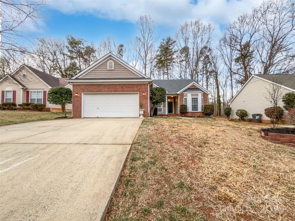 Charlotte Real Estate | View 7129 Spandril Lane | 3 Beds, 2 Baths