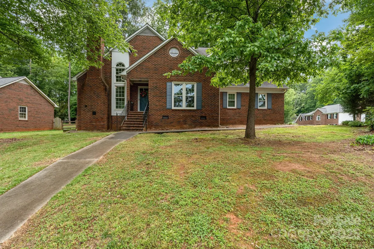 Charlotte Real Estate | View 2000 Shannon Bridge Lane | Listing