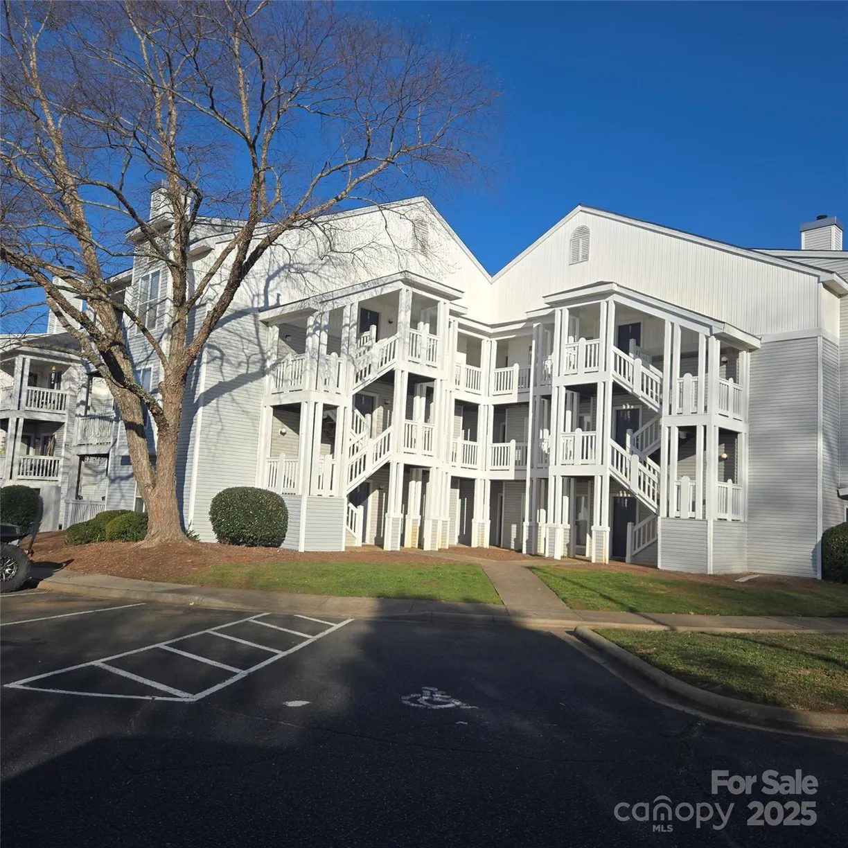 Charlotte Real Estate | View 15 Hamiltons Bay Court, A939 | 1 Bed, 1 Bath