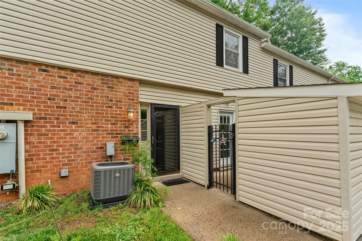 Charlotte Real Estate | View 5929 Quail Hollow Road, B | Listing