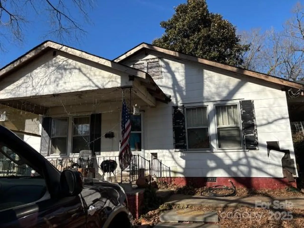 Charlotte Real Estate | View 316 E 4th Avenue | 2 Beds, 1 Bath