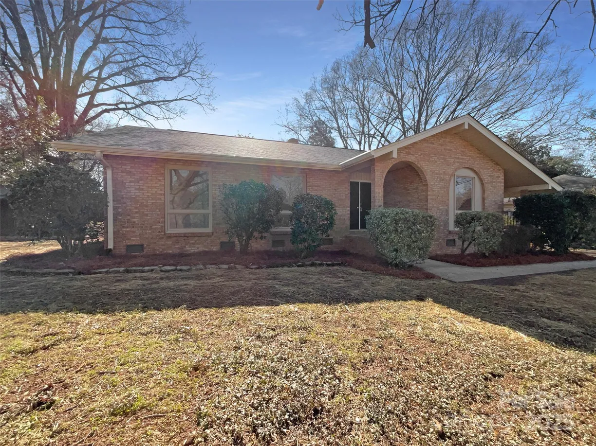 Charlotte Real Estate | View 5710 Faulconbridge Road | 3 Beds, 2 Baths
