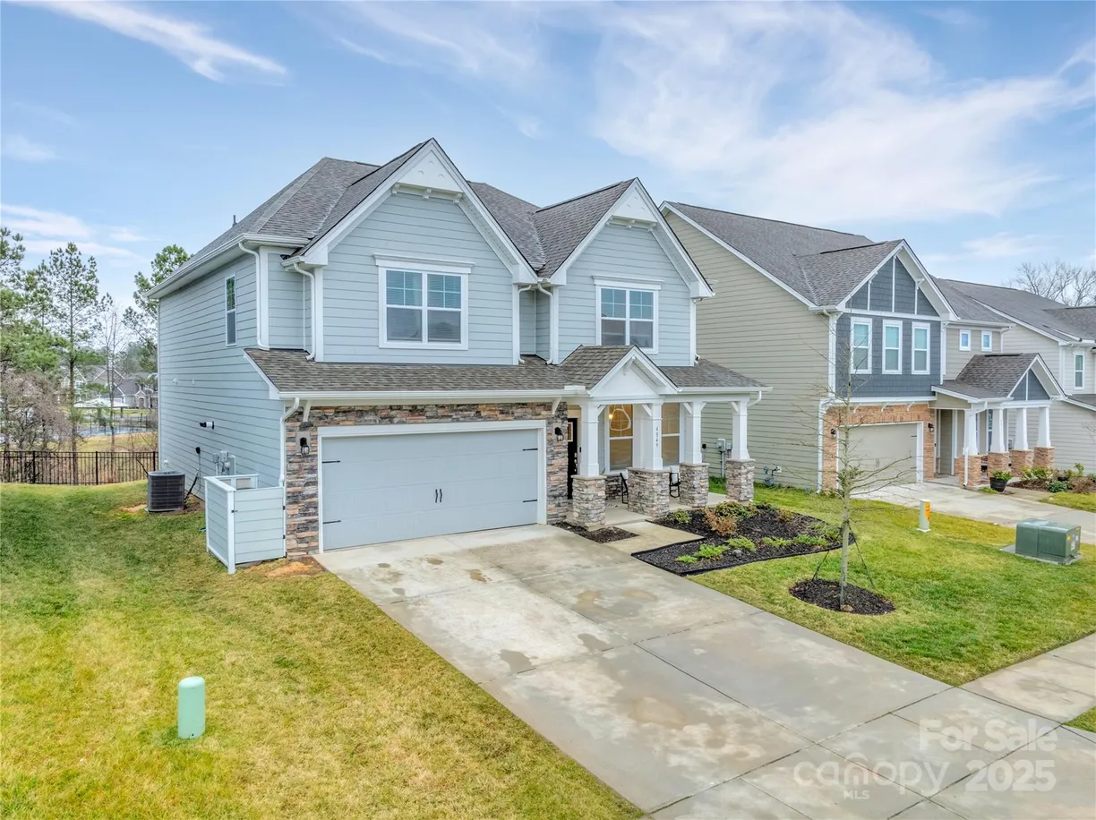 Charlotte Real Estate | View 4849 Tacoma Drive | 5 Beds, 4 Baths