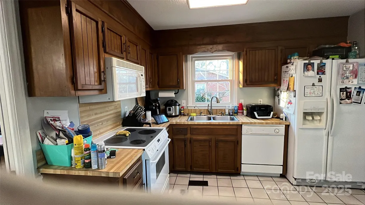 Charlotte Real Estate | View 3331 Tamworth Lane | Listing