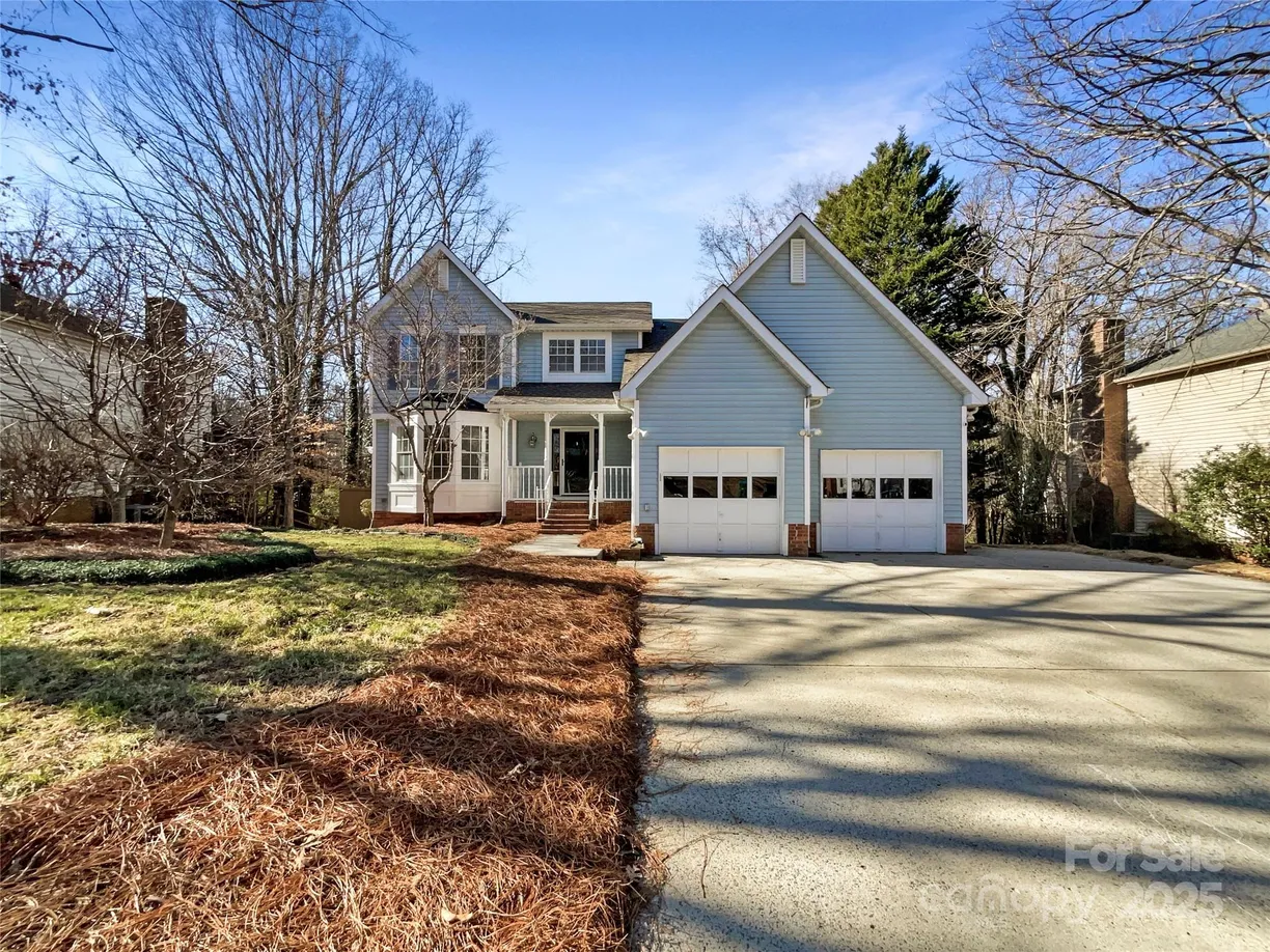 Charlotte Real Estate | View 2650 Whisper Ridge Lane | 4 Beds, 3 Baths