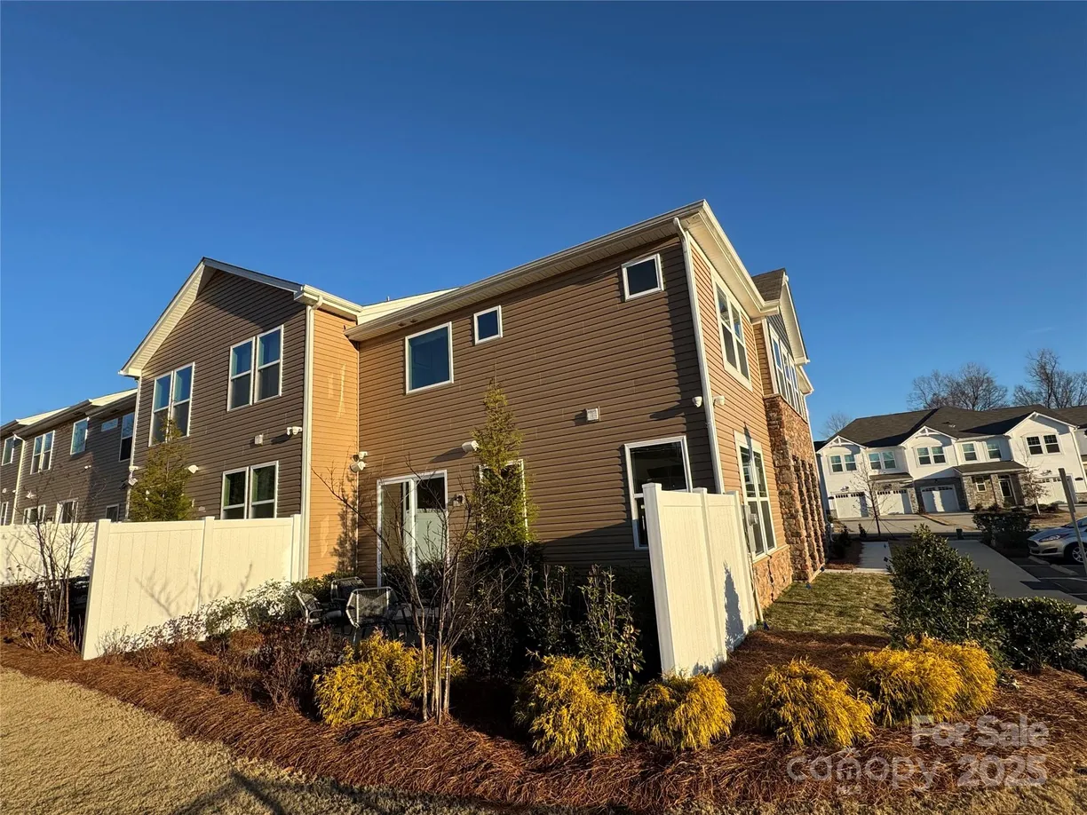 Charlotte Real Estate | View 9020 Northfield Crossing Drive | Listing