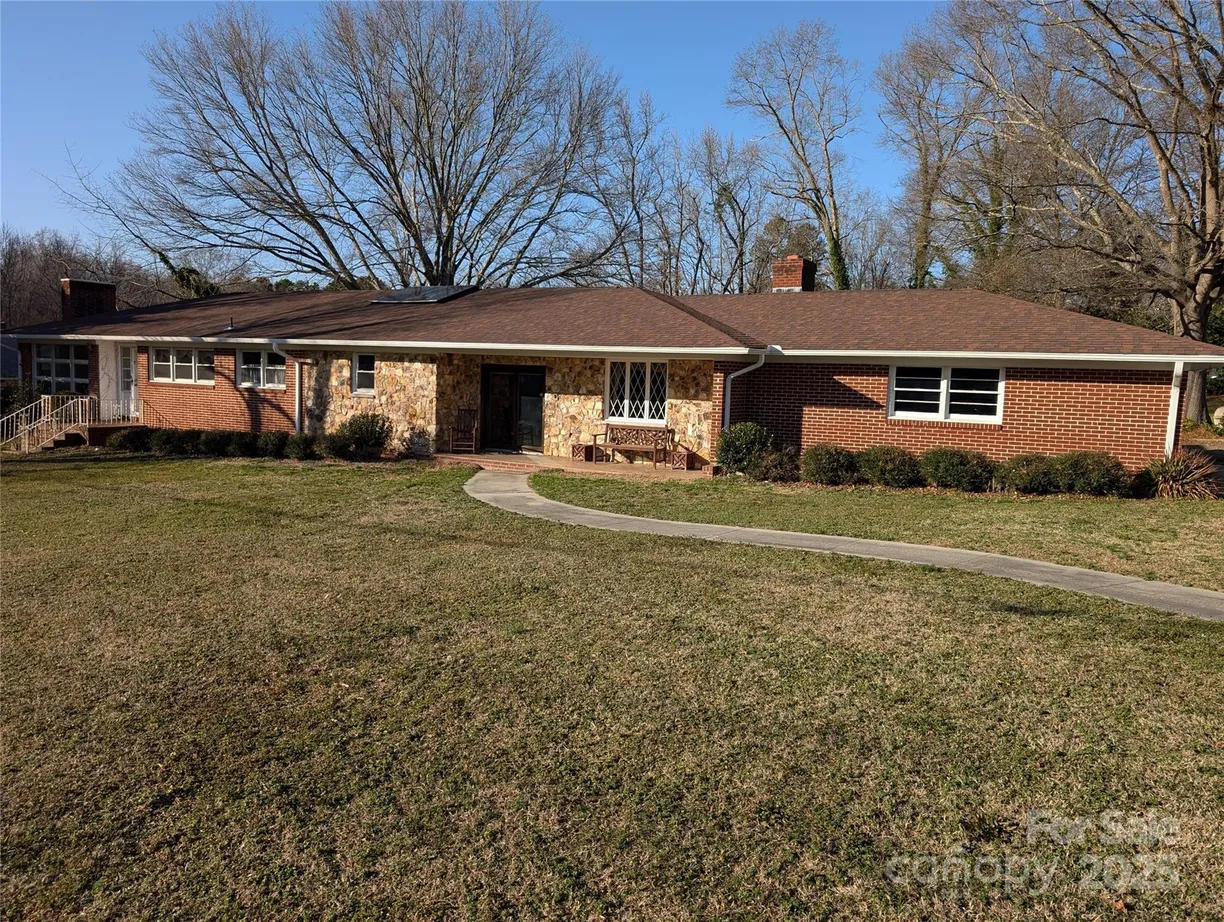 Charlotte Real Estate | View 1807 Brantley Road | 3 Beds, 3 Baths