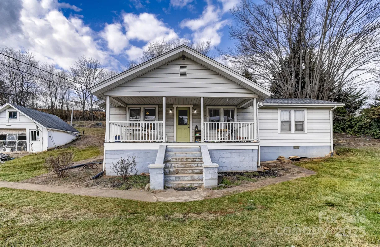 Charlotte Real Estate | View 110 Country View Drive | 3 Beds, 1 Bath